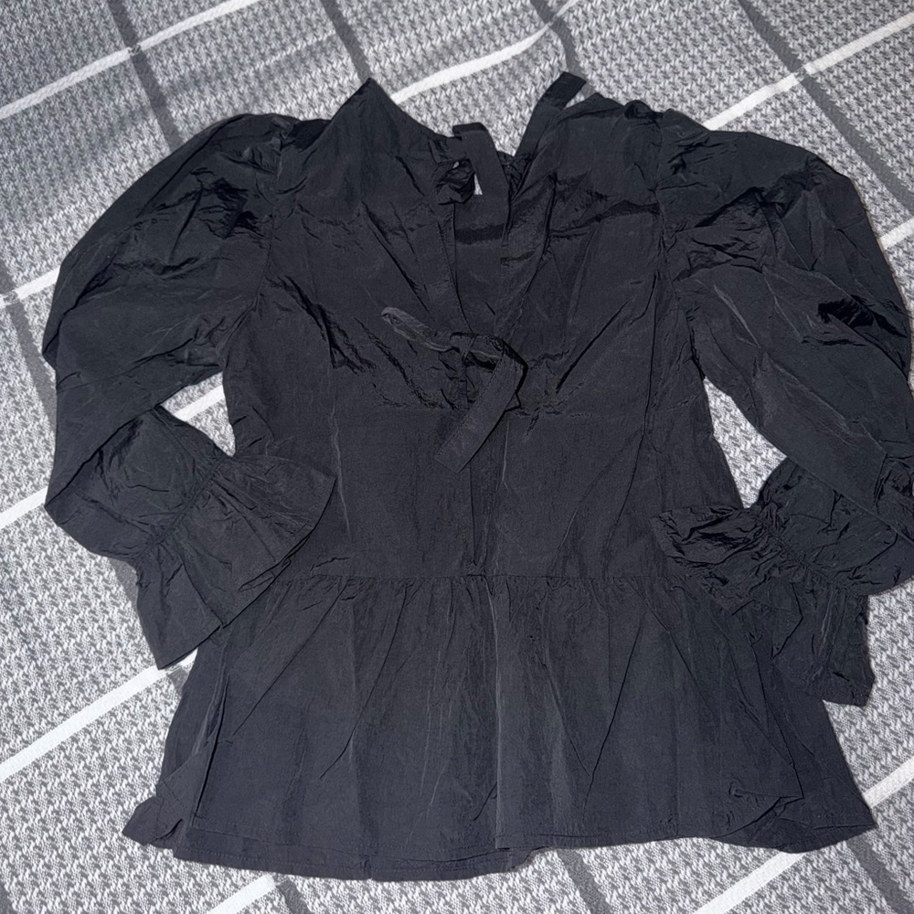 H&M Black Ruffled Blouse